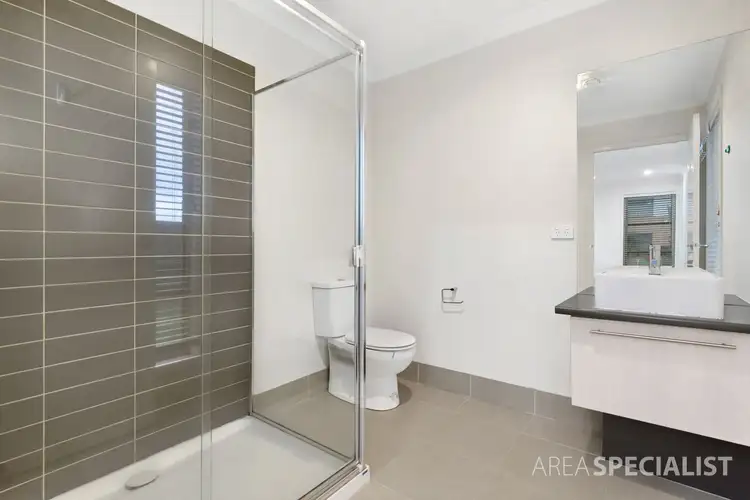 Sixth view of Homely house listing, 2 Valencia Circuit, Cranbourne VIC 3977