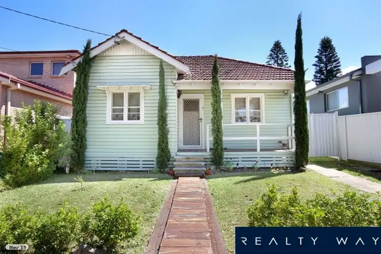 17 Mount Avenue, Roselands NSW 2196