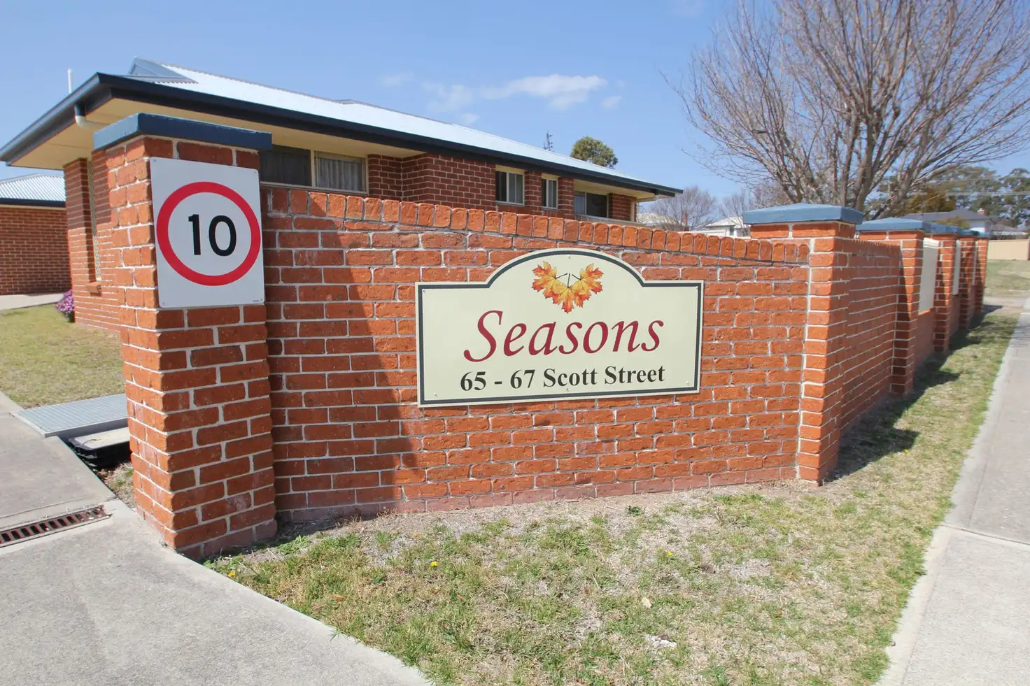 Main view of Homely villa listing, 8/65-67 Scott Street, Tenterfield NSW 2372