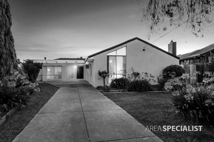 13 Bunarong Close, Keilor Downs VIC 3038