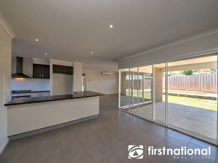 Fifth view of Homely house listing, 4 Maple Place, Drouin VIC 3818