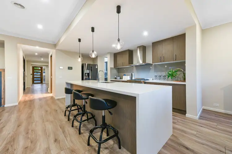 Fifth view of Homely house listing, 2 Bickerton Court, Hampton Park VIC 3976