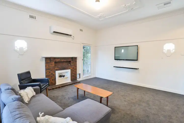 Fifth view of Homely house listing, 10 Fitzroy Avenue, Red Cliffs VIC 3496