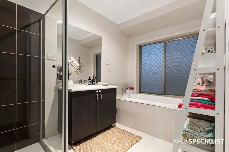 Seventh view of Homely house listing, 21 Egret Crescent, Cairnlea VIC 3023