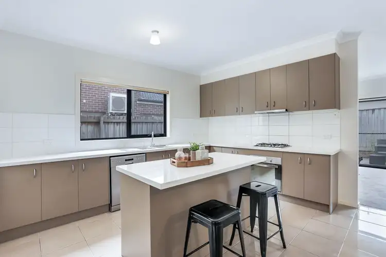 Fifth view of Homely house listing, 43 Tomasetti Crescent, Narre Warren VIC 3805