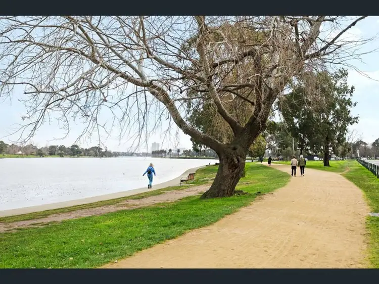 207/74 Queens Road, Melbourne VIC 3004