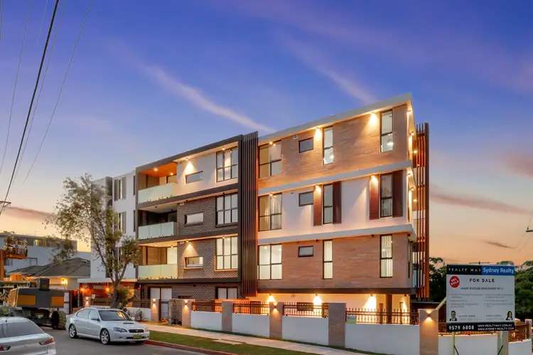 2.01/13 Pearce Avenue, Peakhurst NSW 2210