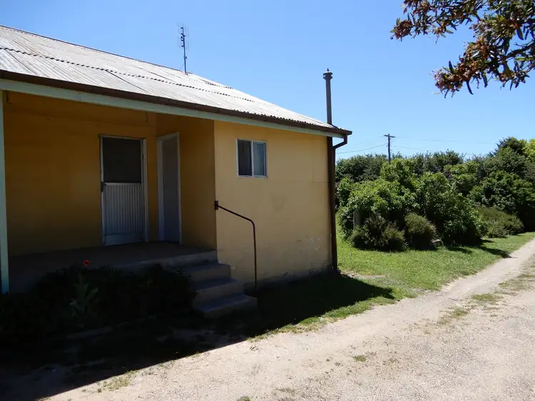Second view of Homely block of units listing, 6 Dart St, Oberon NSW 2787