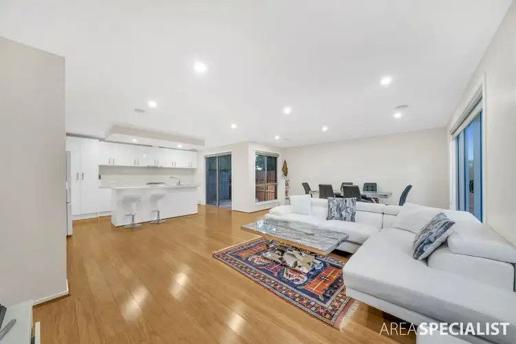 Fifth view of Homely house listing, 8 Diba Rise, Narre Warren VIC 3805