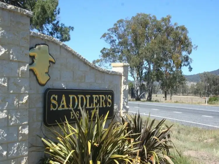 10 Parkes Drive, Tenterfield NSW 2372
