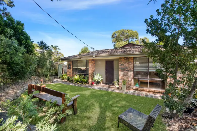 1 Berne Street, Bateau Bay NSW 2261