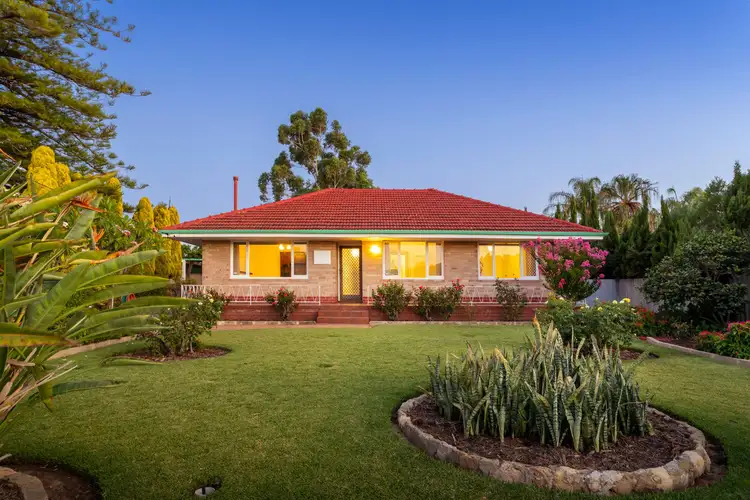 6 Beverley Terrace, South Guildford WA 6055