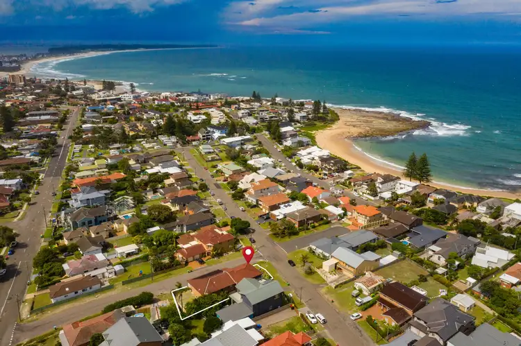 Fourth view of Homely house listing, 27 Currawong Street, Blue Bay NSW 2261