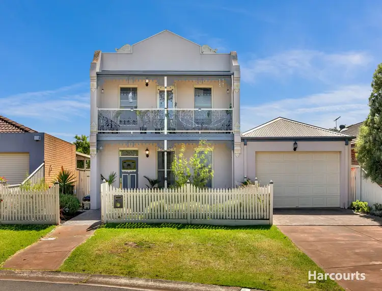 30 Windsor Gardens, Caroline Springs VIC 3023