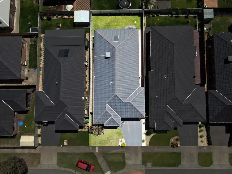 Fifth view of Homely house listing, 8 Corinna Way, Pakenham VIC 3810