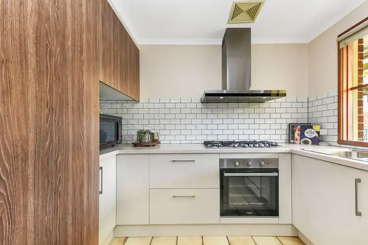 Sixth view of Homely house listing, 32 Elmsford Court, Keysborough VIC 3173