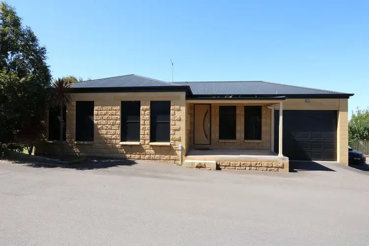 Main view of Homely unit listing, 1/194 Gladstone Street,, Maryborough VIC 3465