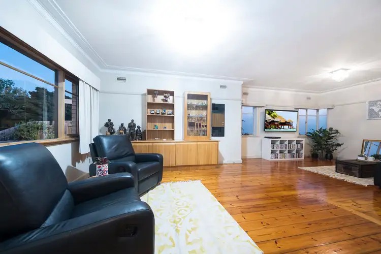 Third view of Homely house listing, 3 Collegian Avenue, Strathmore VIC 3041