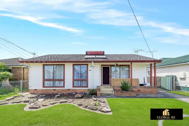 10 Frazer Avenue, Lurnea NSW 2170