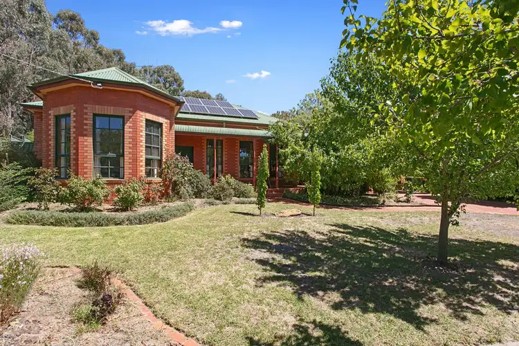 31 Herbert Avenue, Strathdale VIC 3550
