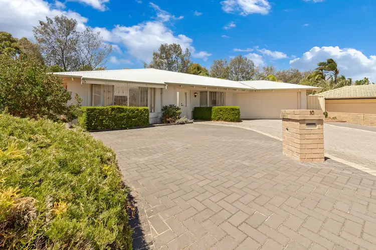 10 Fairlie Grove
