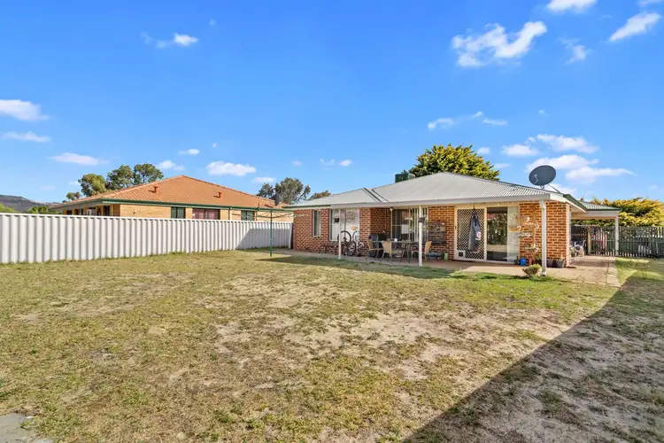 4 Narang Gardens, Maddington WA 6109