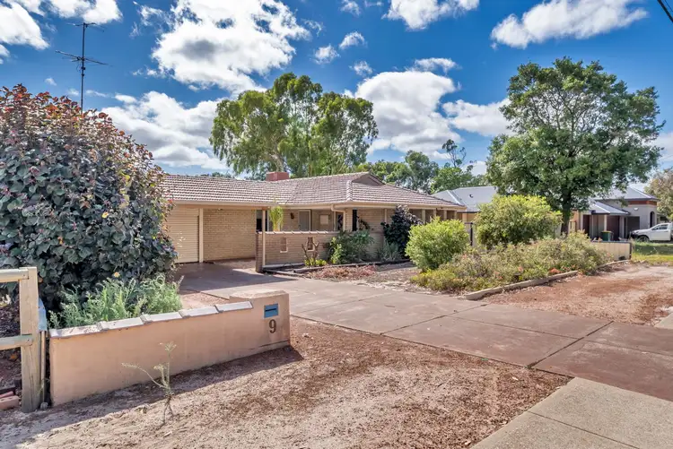 9 Dixon Avenue, Pinjarra WA 6208