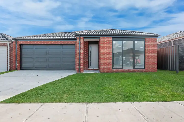 43 Revelstoke Crescent, Pakenham VIC 3810