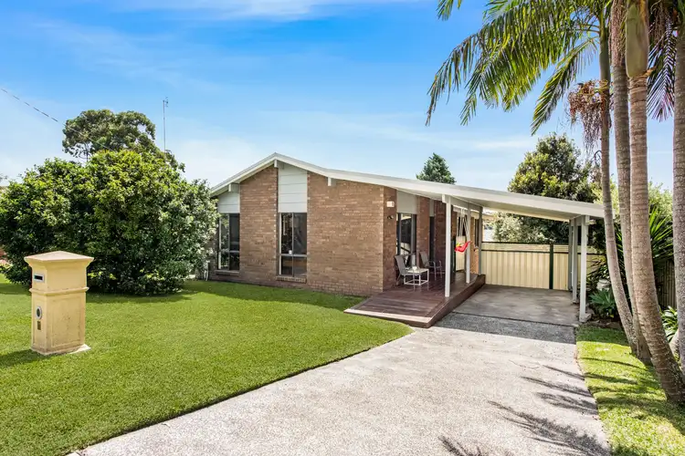 11 Gladys Avenue, Berkeley Vale NSW 2261