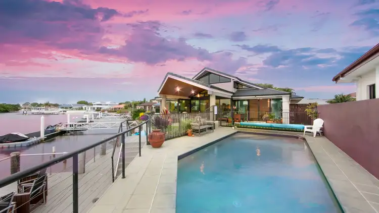 16 Edgewater Close, Yamba NSW 2464