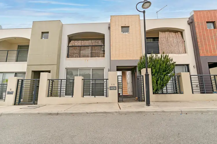 11 Redfern Bend