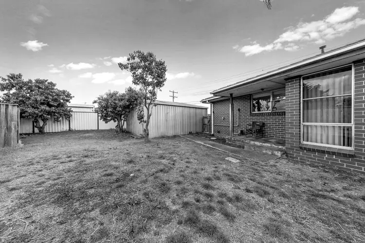 15 Felstead Avenue, Sunshine West VIC 3020