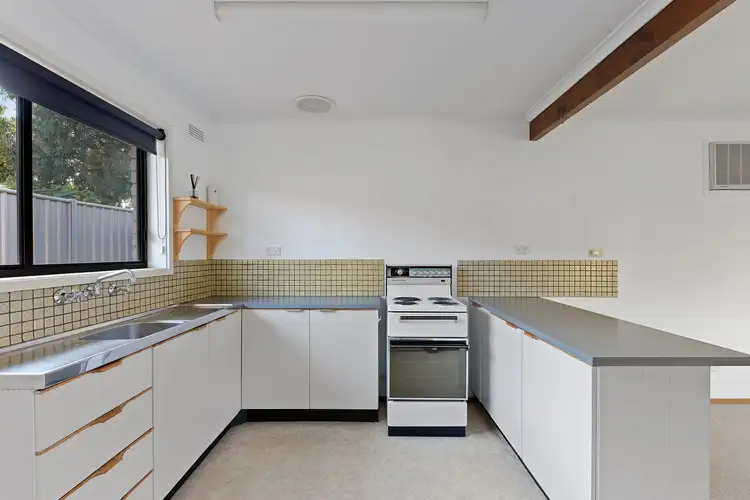 Sixth view of Homely house listing, 1/29 Amaroo Crescent, Strathdale VIC 3550