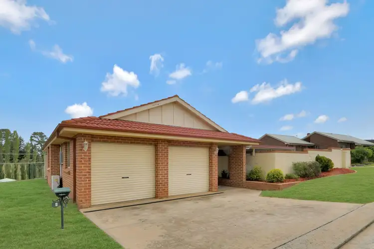 4 Collins Close, Kelso NSW 2795