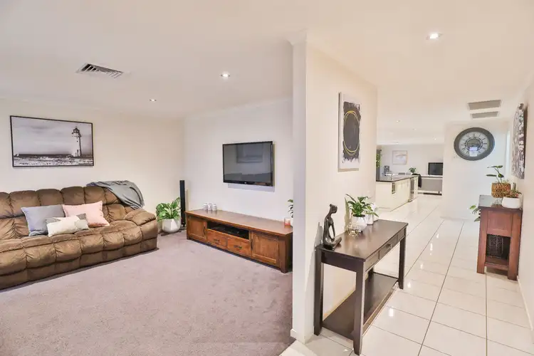 Fifth view of Homely house listing, 2 Stanford Rise, Mildura VIC 3500