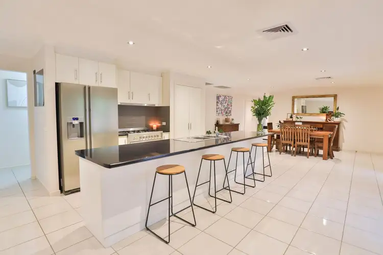 Seventh view of Homely house listing, 2 Stanford Rise, Mildura VIC 3500