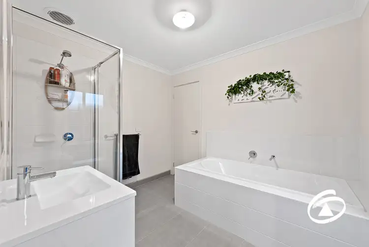 Fifth view of Homely unit listing, 4 Etonian Street, Officer VIC 3809