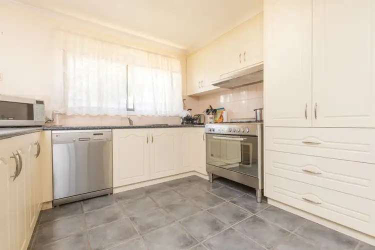 Seventh view of Homely house listing, 8 Evergreen Court, Mildura VIC 3500