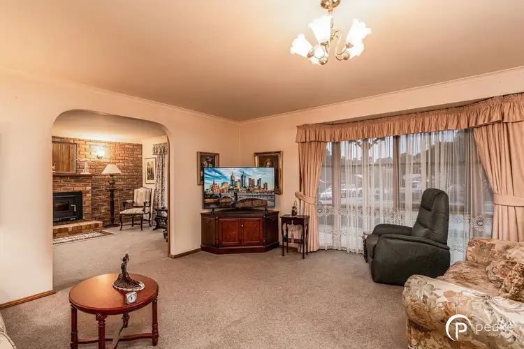 Fifth view of Homely house listing, 1 Kerry Close, Berwick VIC 3806