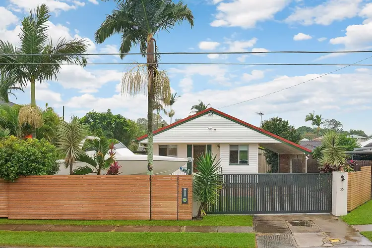 35 Kempster St, Sandgate QLD 4017