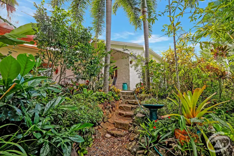 25 Carramar Crescent, Caravonica QLD 4878
