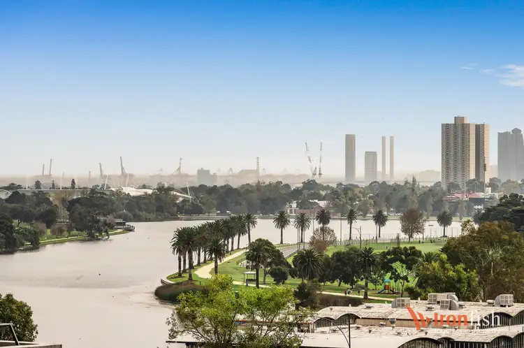 813/74 Queens Road, Melbourne VIC 3004