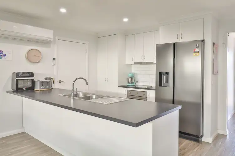 Seventh view of Homely house listing, 1 Chad Court, Red Cliffs VIC 3496