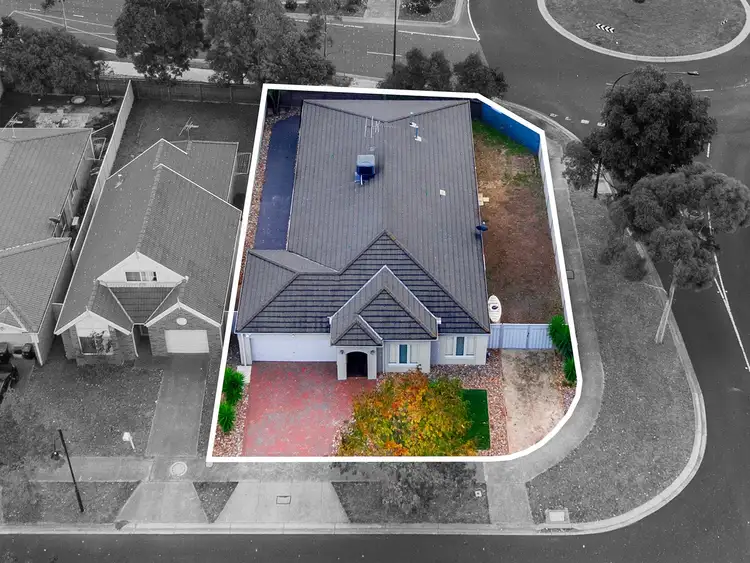 Second view of Homely house listing, 29 Nullarbor Place, Caroline Springs VIC 3023