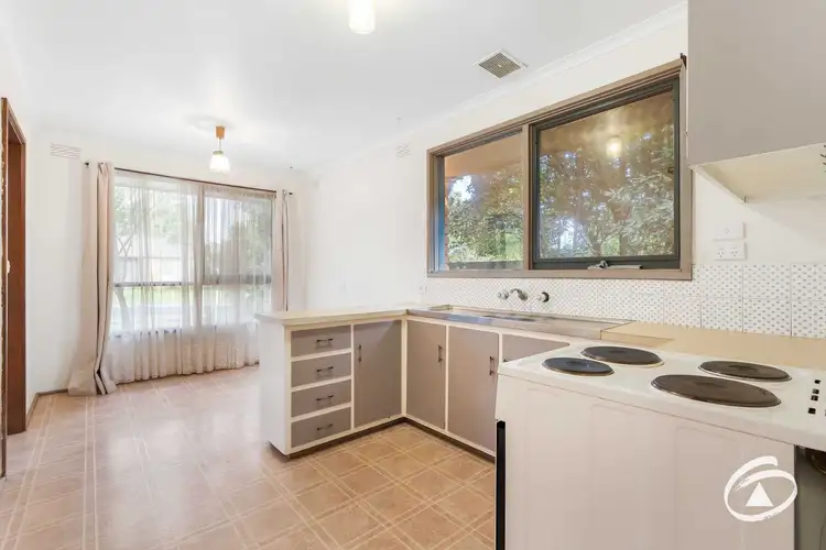 Fifth view of Homely house listing, 8 Hermitage Rise, Narre Warren VIC 3805