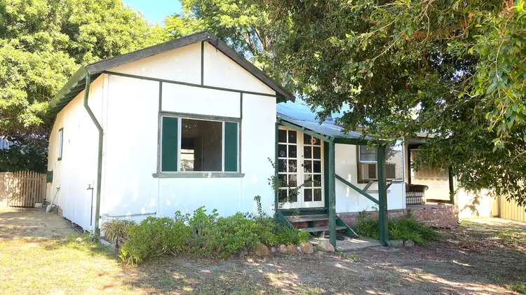 9 Neil Place, Waroona WA 6215