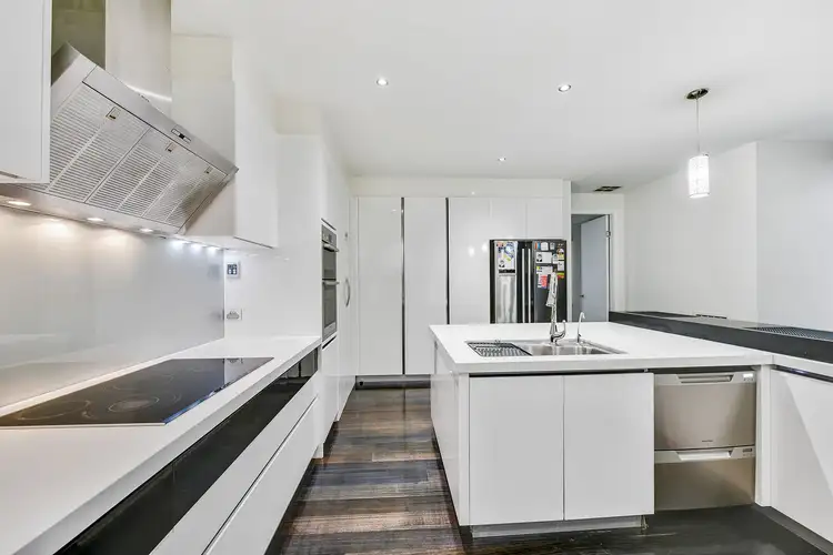 Sixth view of Homely house listing, 10 Yaralla Court, Keysborough VIC 3173