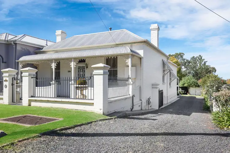 254 Peel Street, Bathurst NSW 2795