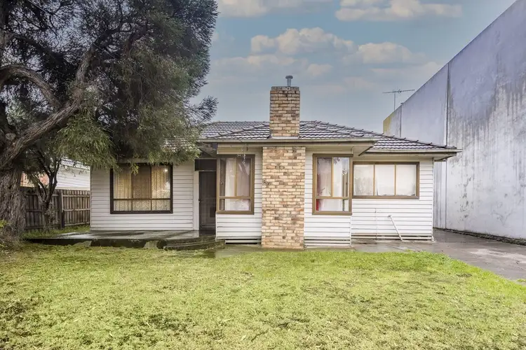 18 Comley Street, Sunshine North VIC 3020