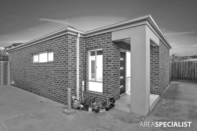 Main view of Homely unit listing, 2/27 Montasell Avenue, Deer Park VIC 3023